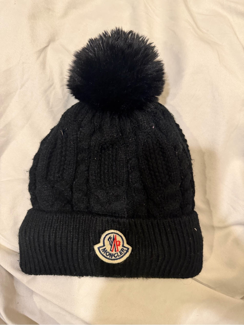 Black Cable-Knit Pom Pom Beanie